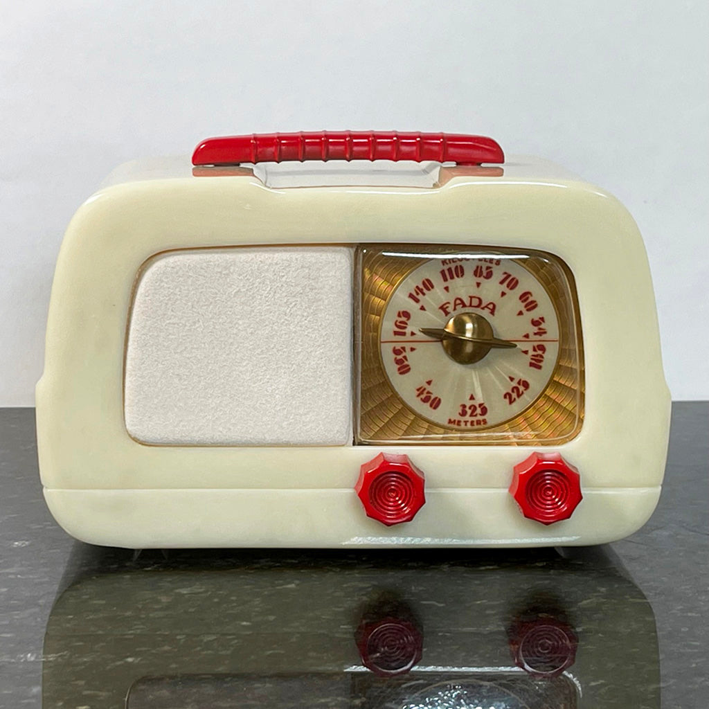 FADA 711 "Dip-Top" Catalin Radio Bespoke Radio. ART DECO