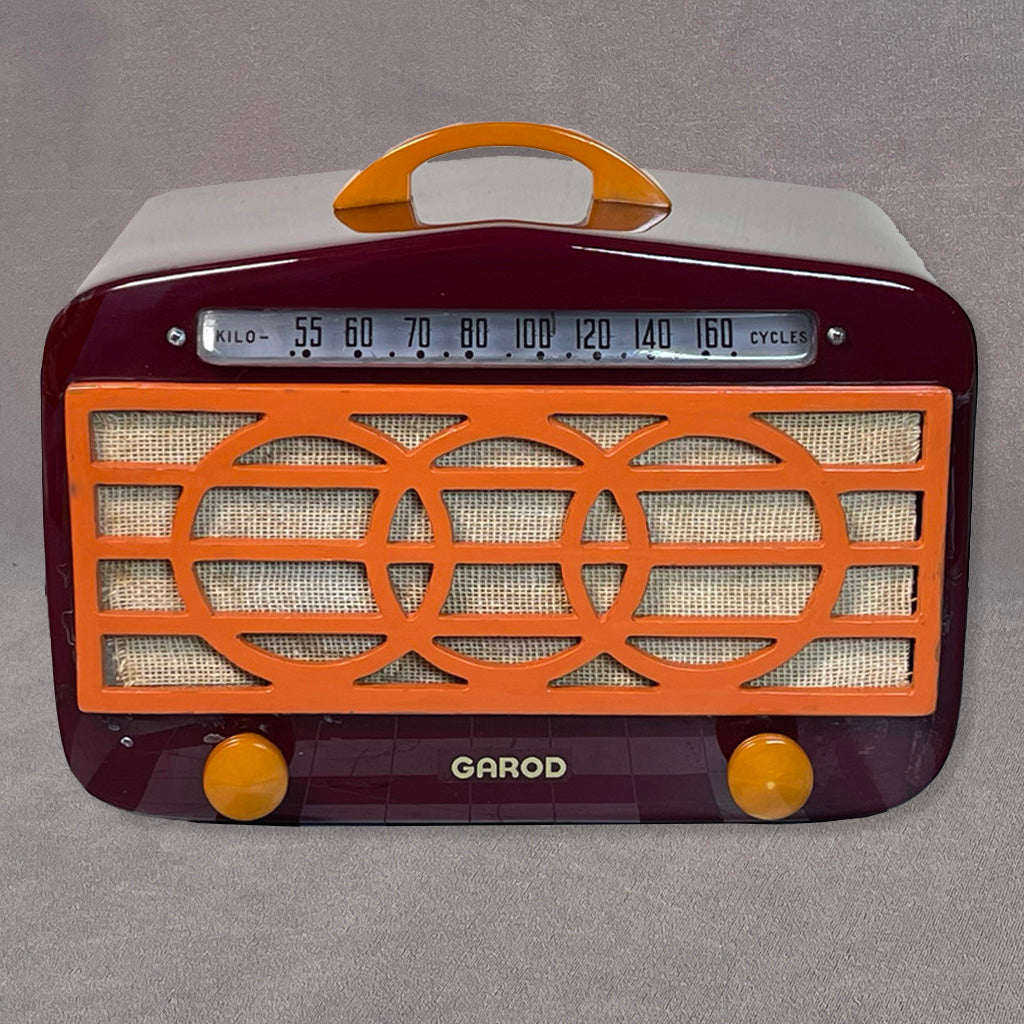 GAROD 126 '3-Ring' Catalin Radio- Maroon and Butterscotch